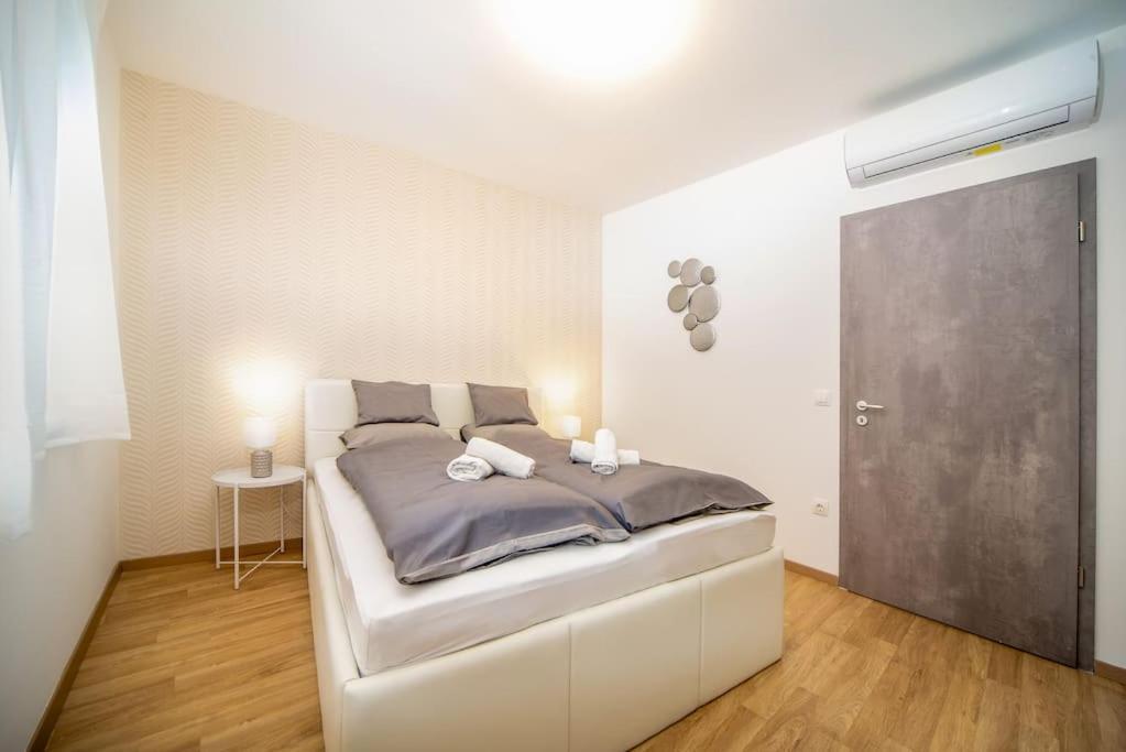 Grace Pine Apartment 1 부다페스트 외부 사진
